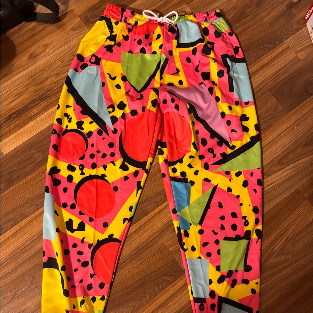 Vintage 80’s 90’s style Vibrant Geometric Joggers never worn with pockets